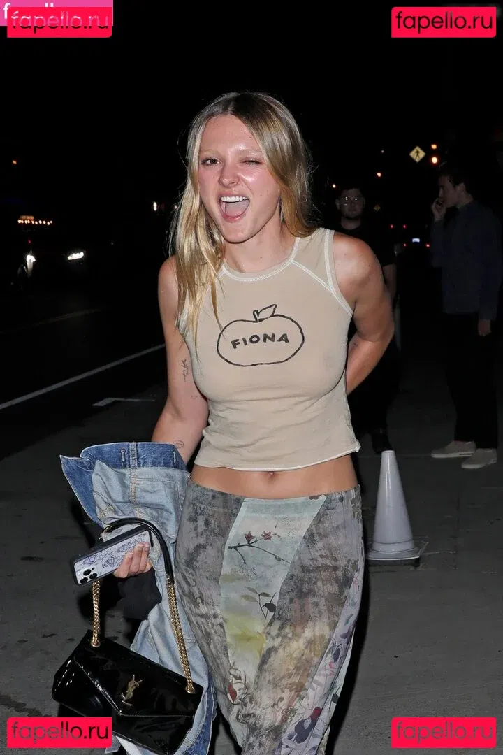 Charlotte Lawrence Onlyfans Photo Gallery 