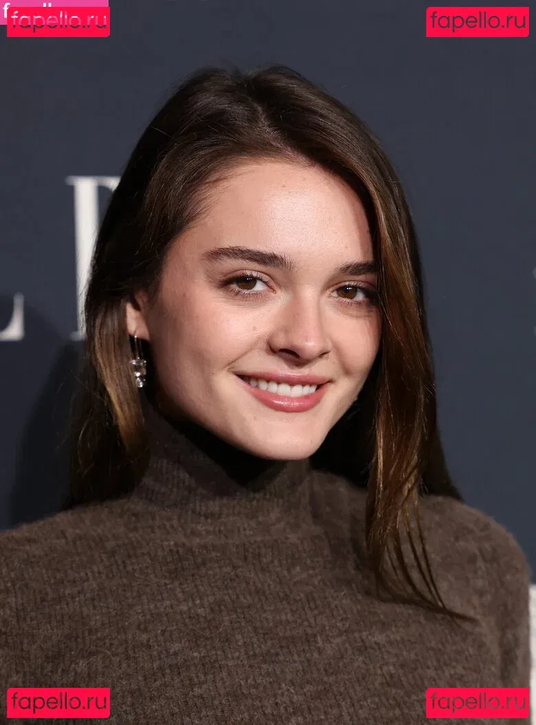 Charlotte Lawrence Onlyfans Photo Gallery 