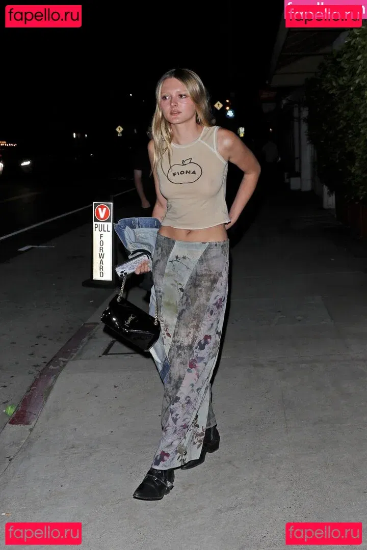 Charlotte Lawrence Onlyfans Photo Gallery 