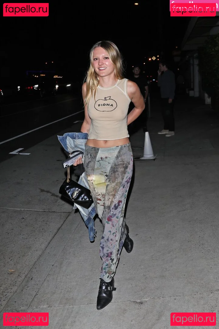 Charlotte Lawrence Onlyfans Photo Gallery 