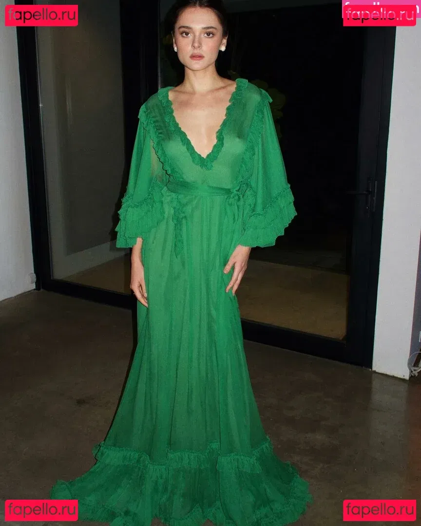 Charlotte Lawrence Onlyfans Photo Gallery 