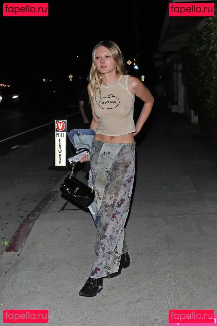 Charlotte Lawrence Onlyfans Photo Gallery 