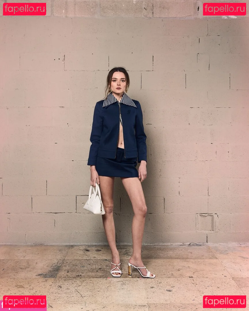 Charlotte Lawrence Onlyfans Photo Gallery 