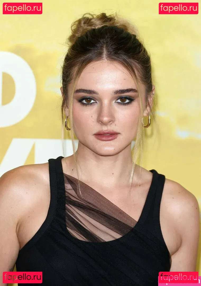 Charlotte Lawrence Onlyfans Photo Gallery 