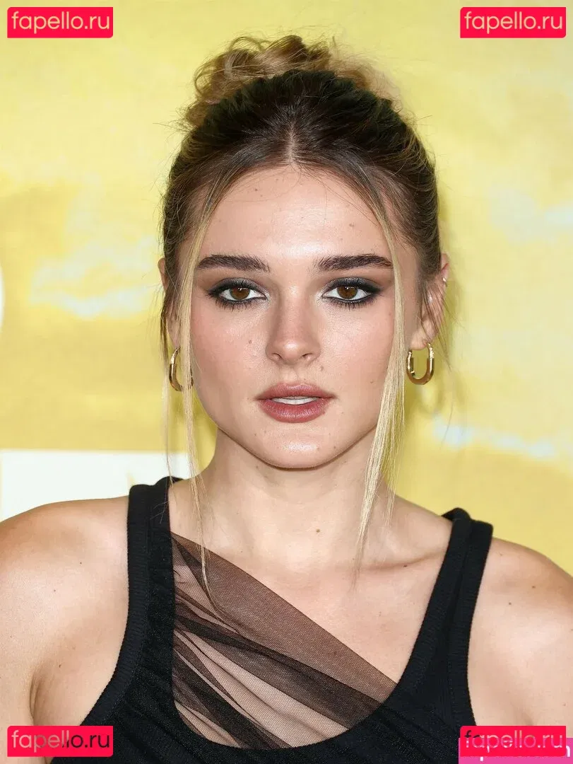 Charlotte Lawrence Onlyfans Photo Gallery 