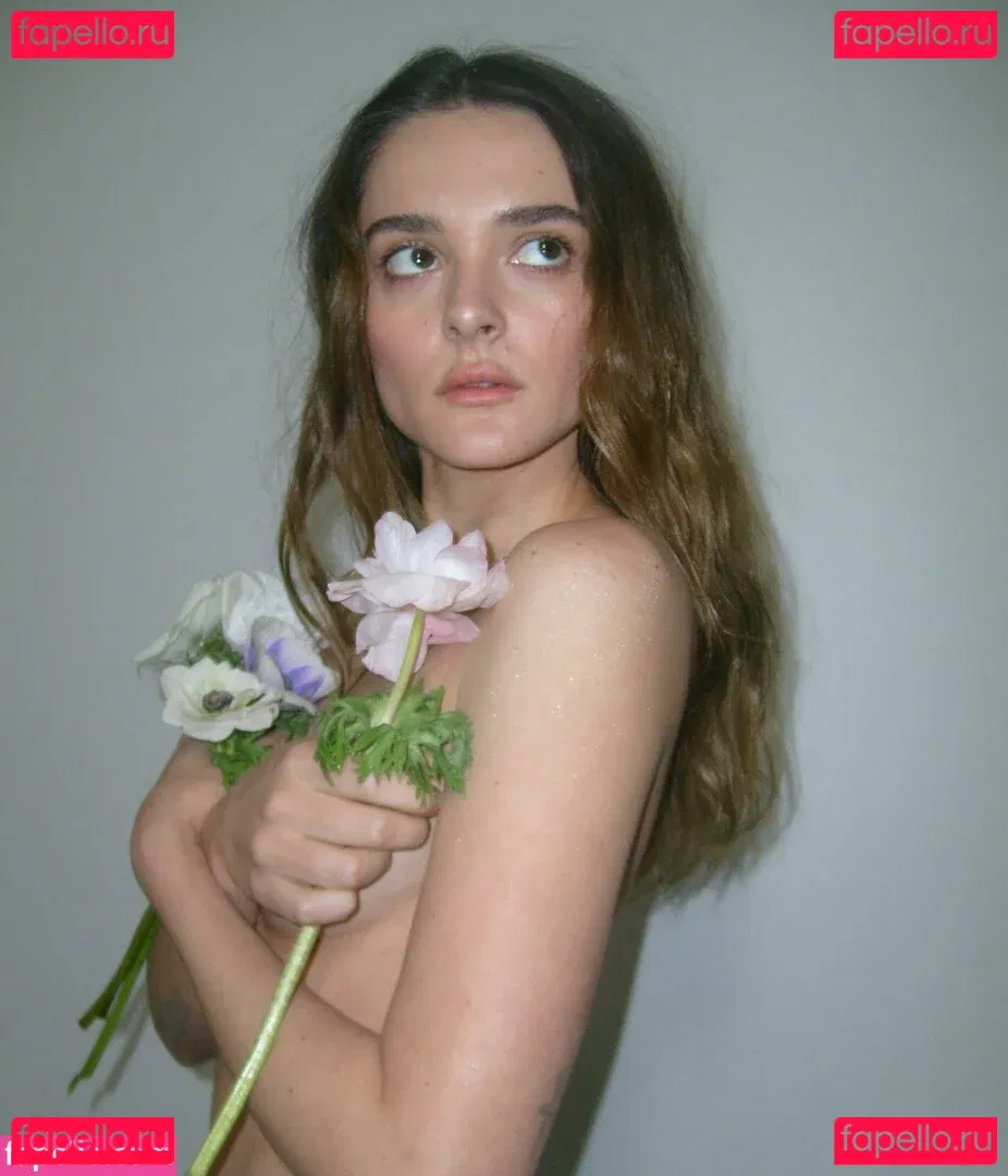 Charlotte Lawrence Onlyfans Photo Gallery 