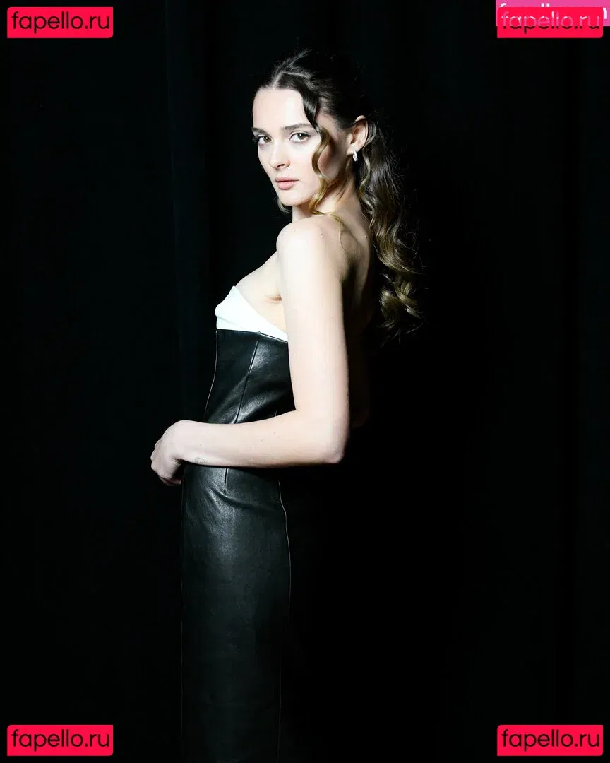 Charlotte Lawrence Onlyfans Photo Gallery 