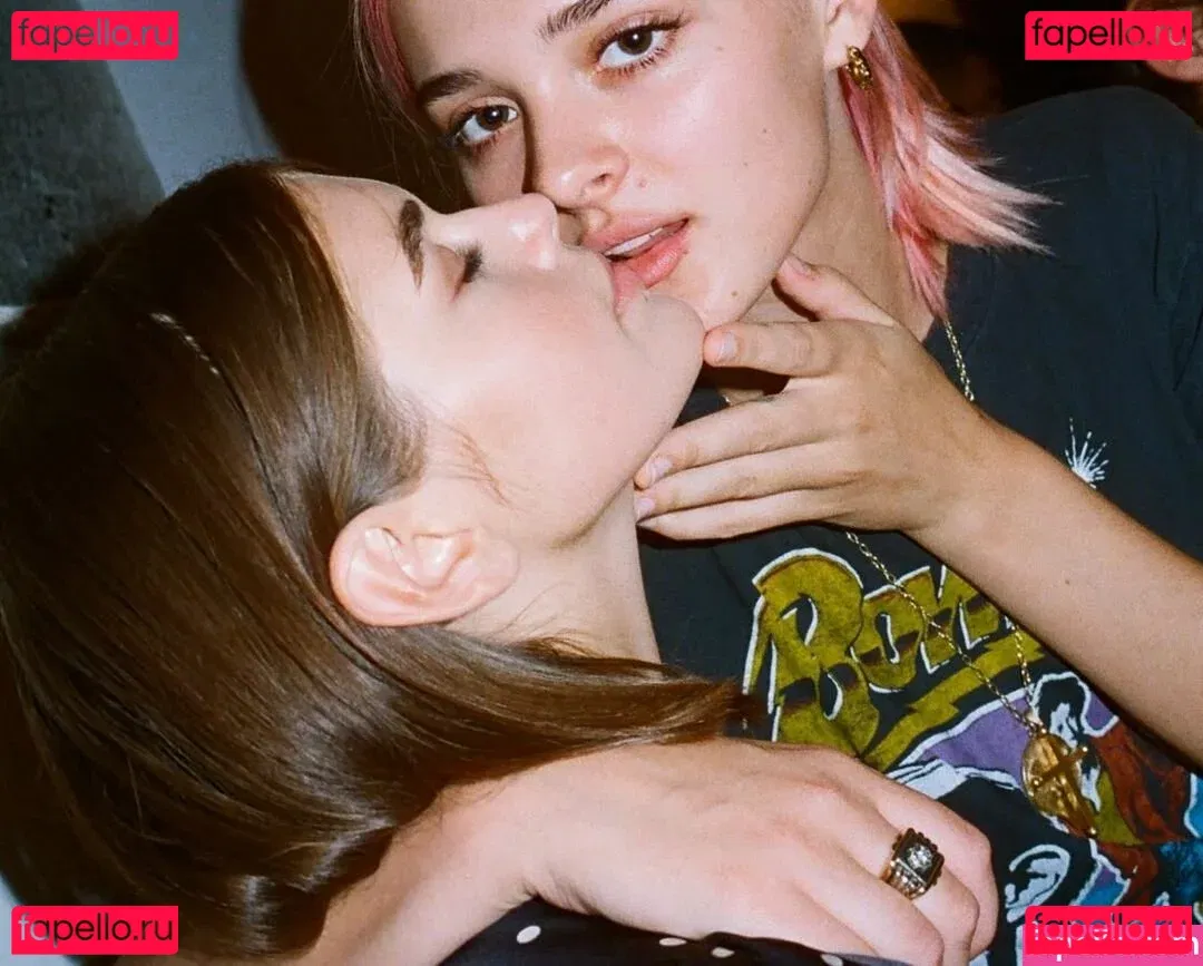 Charlotte Lawrence Onlyfans Photo Gallery 