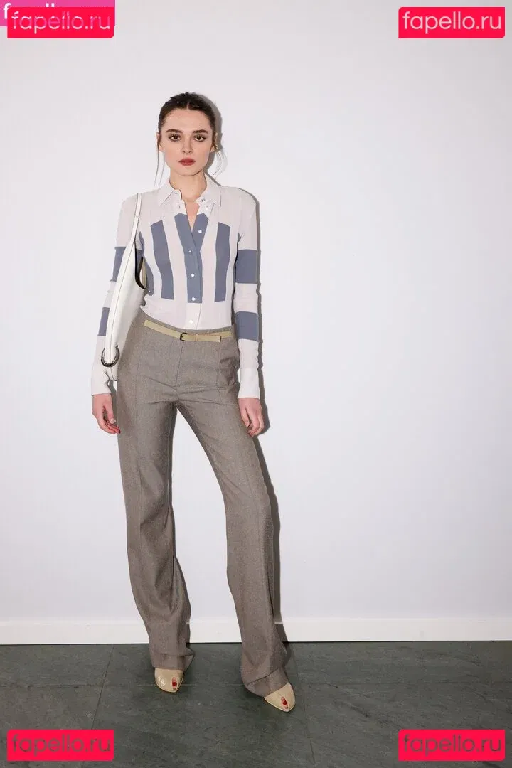 Charlotte Lawrence Onlyfans Photo Gallery 