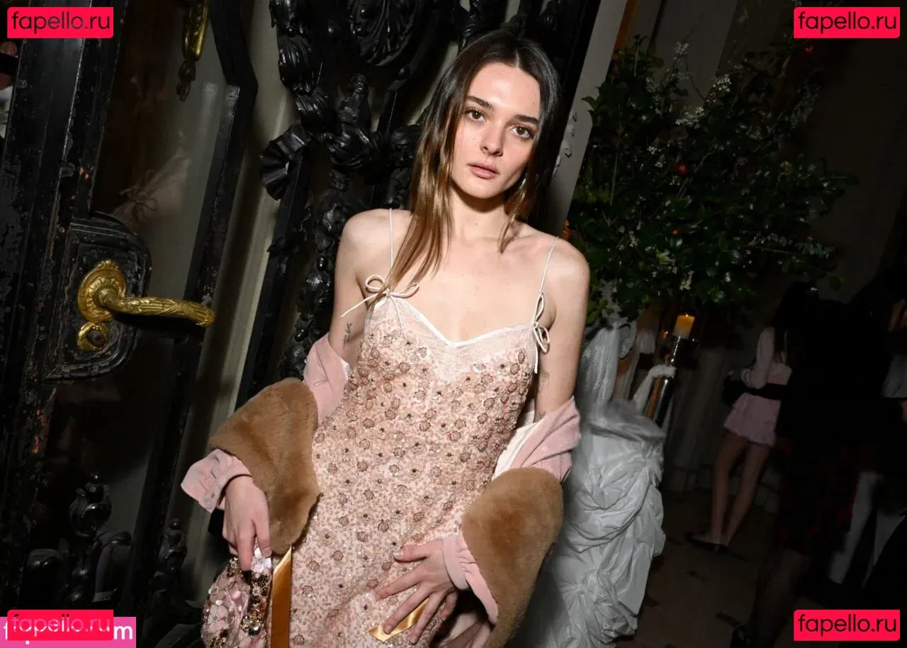 Charlotte Lawrence Onlyfans Photo Gallery 