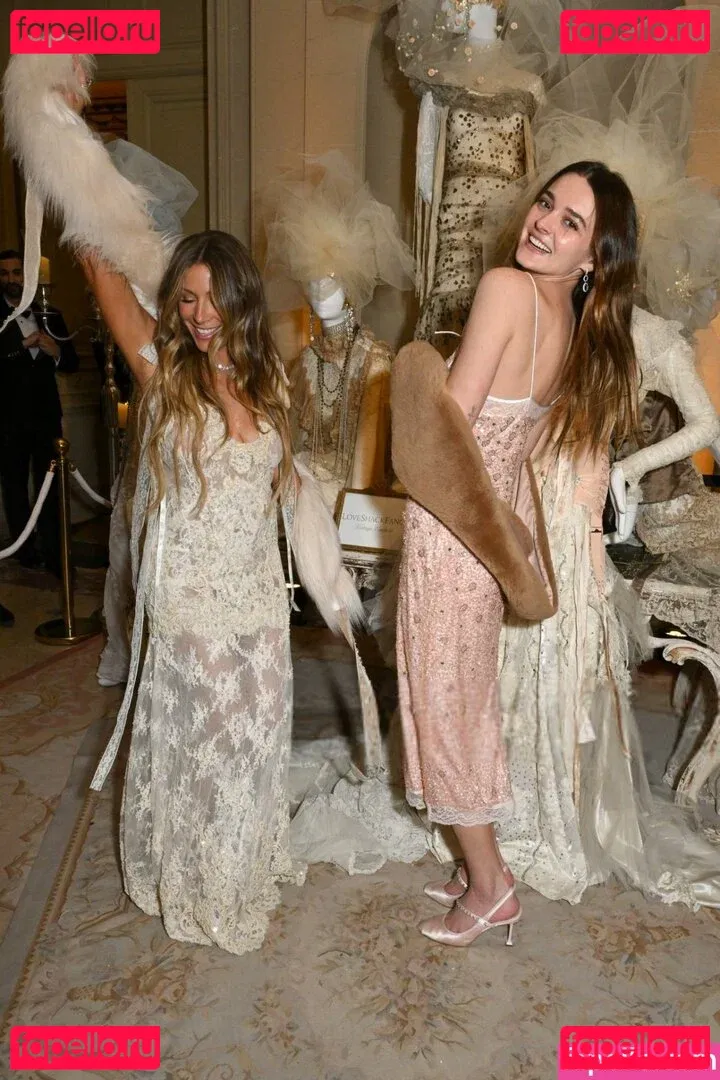 Charlotte Lawrence Onlyfans Photo Gallery 