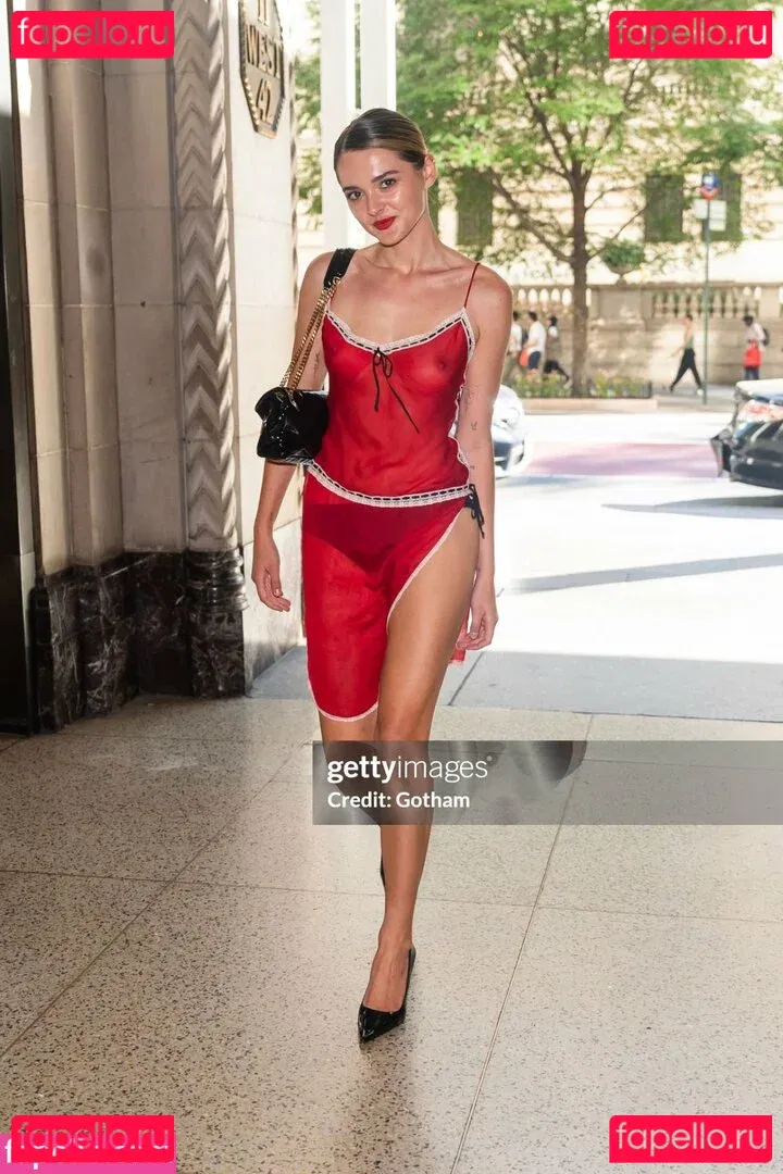 Charlotte Lawrence Onlyfans Photo Gallery 