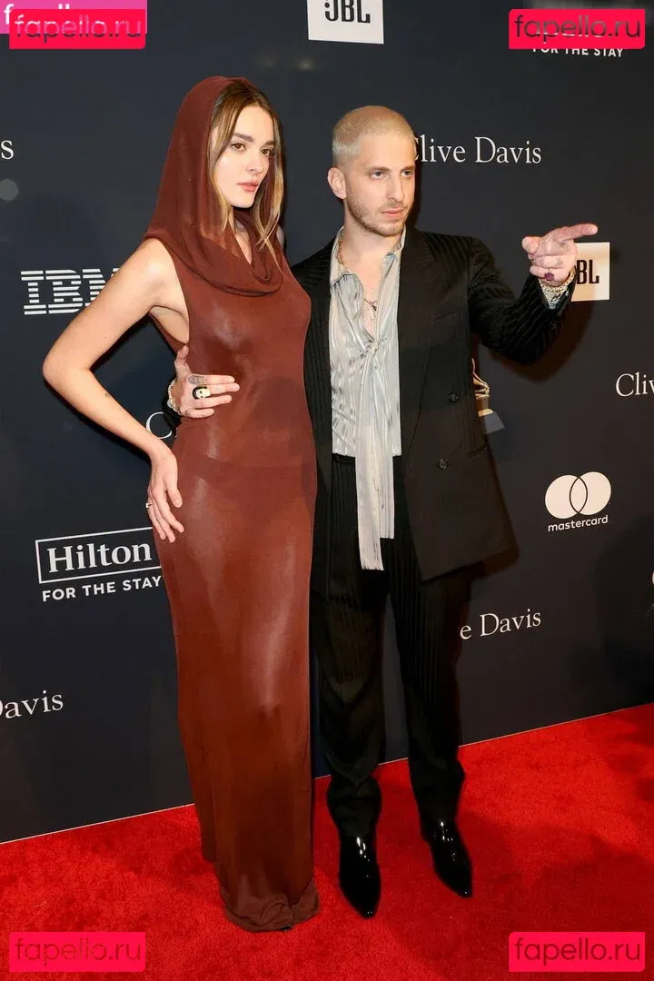 Charlotte Lawrence Onlyfans Photo Gallery 