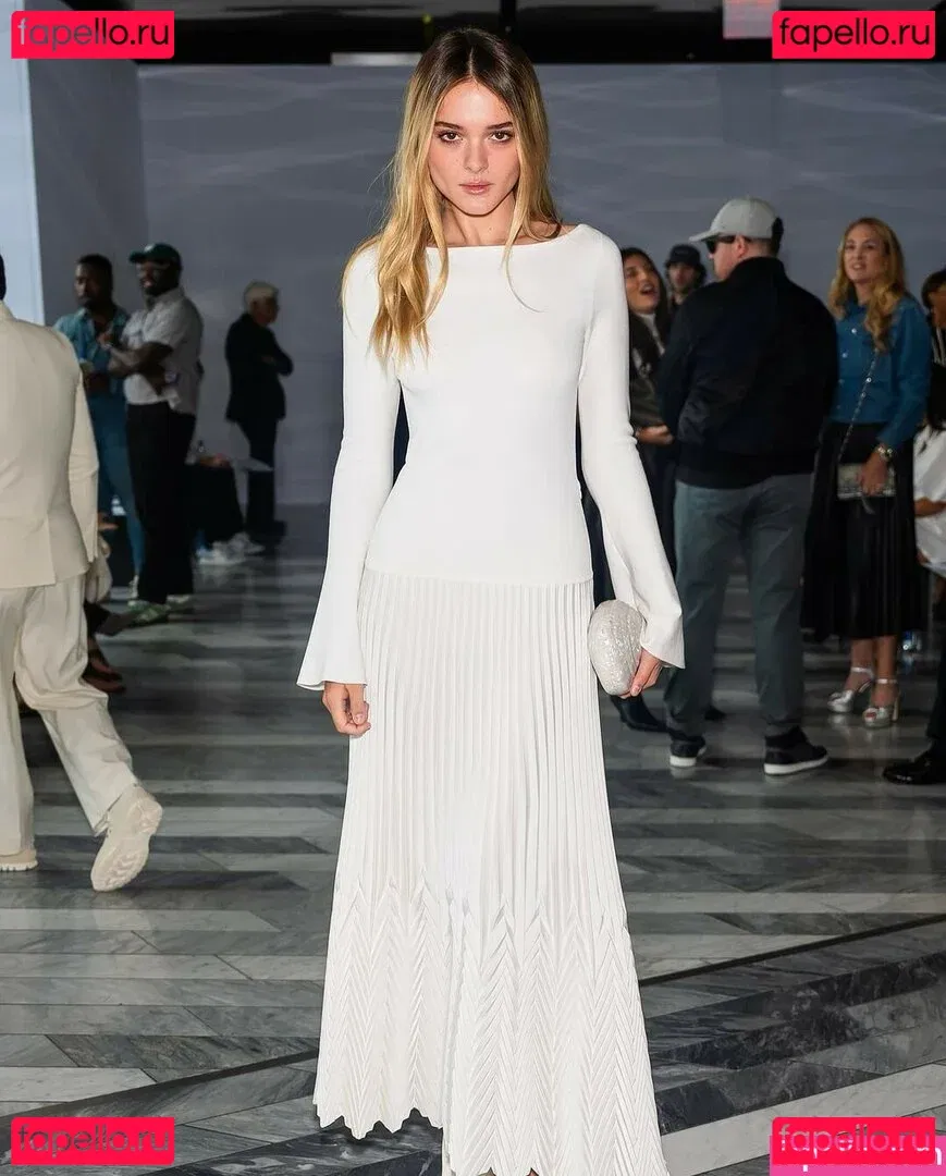 Charlotte Lawrence Onlyfans Photo Gallery 