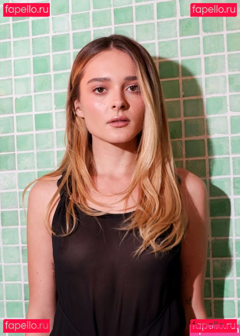 Charlotte Lawrence Onlyfans Photo Gallery 