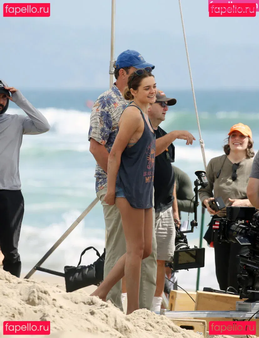 Charlotte Lawrence Onlyfans Photo Gallery 