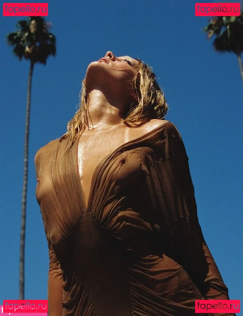 Charlotte Lawrence Onlyfans Photo Gallery 