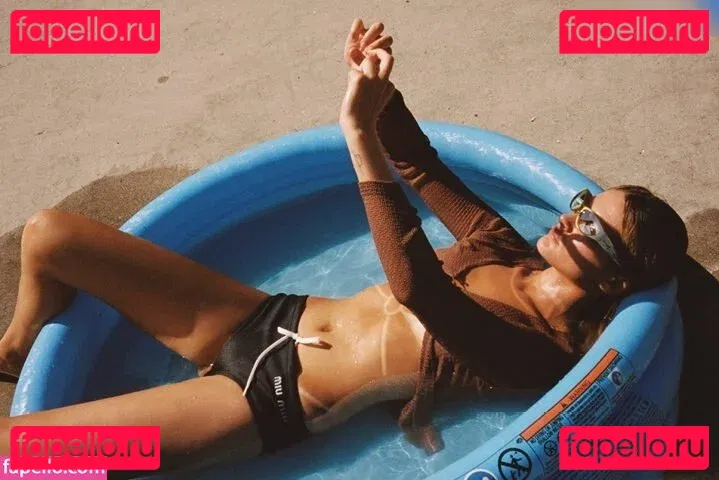 Charlotte Lawrence Onlyfans Photo Gallery 