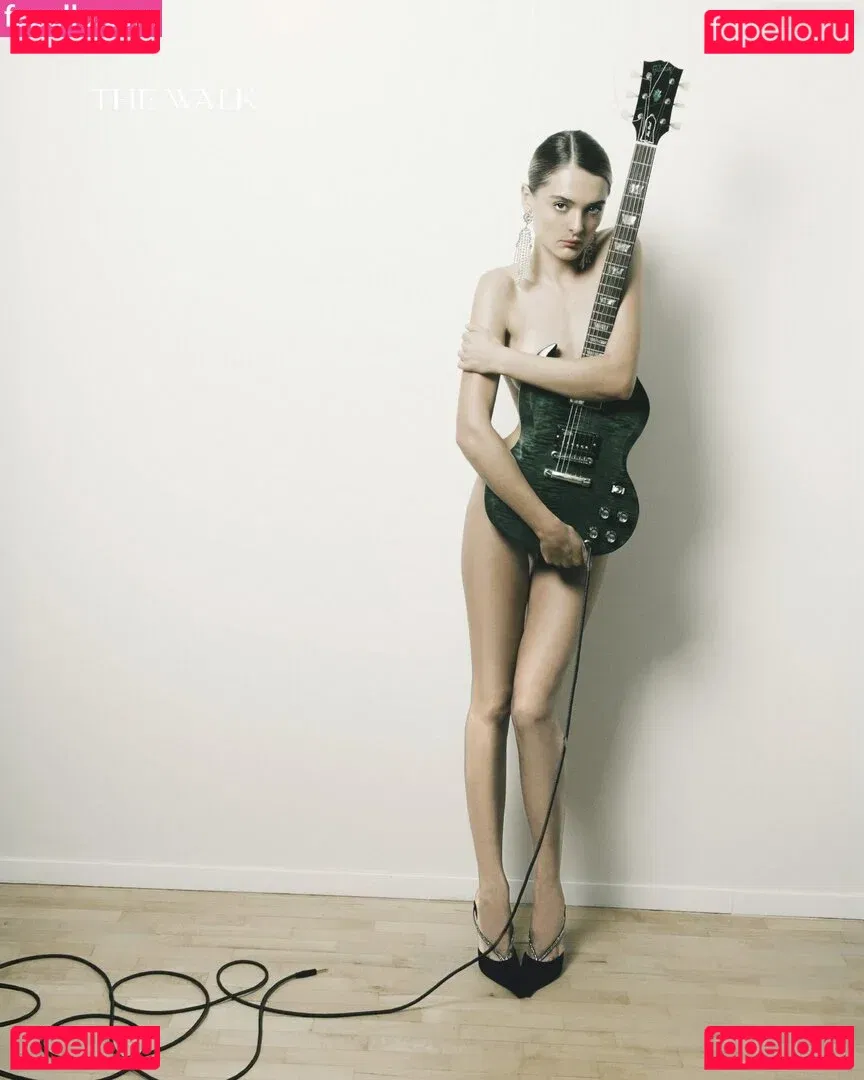 Charlotte Lawrence Onlyfans Photo Gallery 