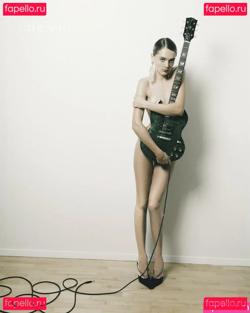 Charlotte Lawrence Onlyfans Photo Gallery 