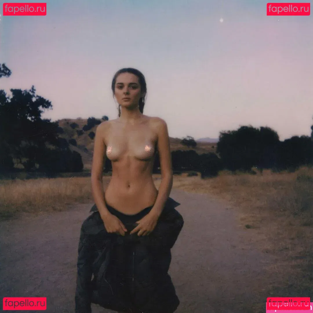 Charlotte Lawrence Onlyfans Photo Gallery 