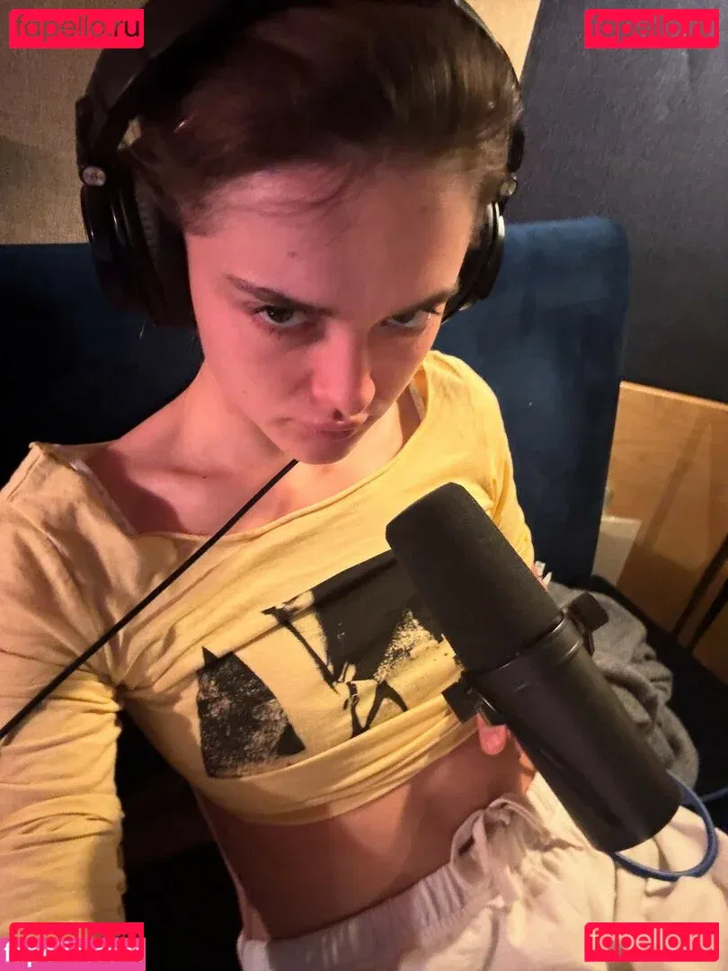 Charlotte Lawrence Onlyfans Photo Gallery 