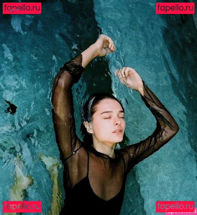 Charlotte Lawrence Onlyfans Photo Gallery 