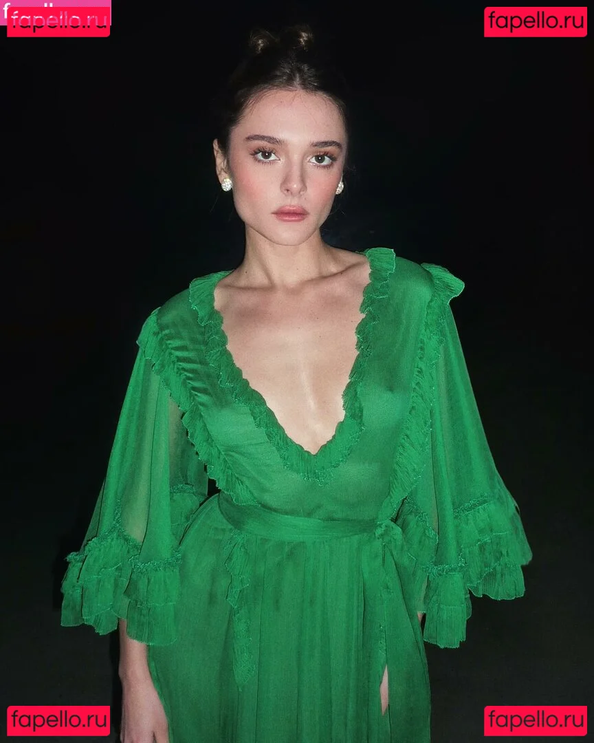 Charlotte Lawrence Onlyfans Photo Gallery 