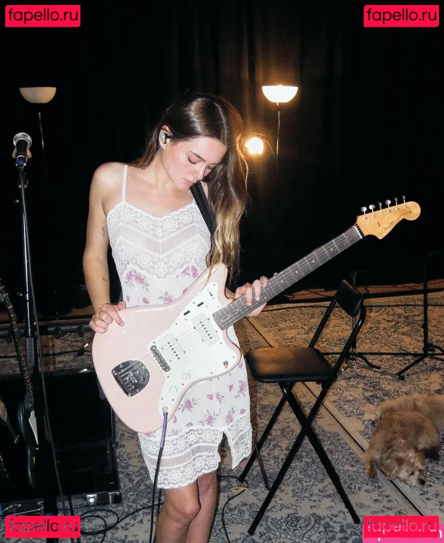 Charlotte Lawrence Onlyfans Photo Gallery 