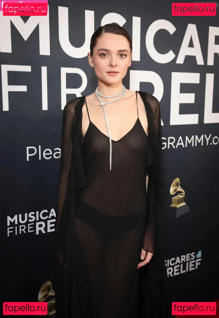 Charlotte Lawrence Onlyfans Photo Gallery 