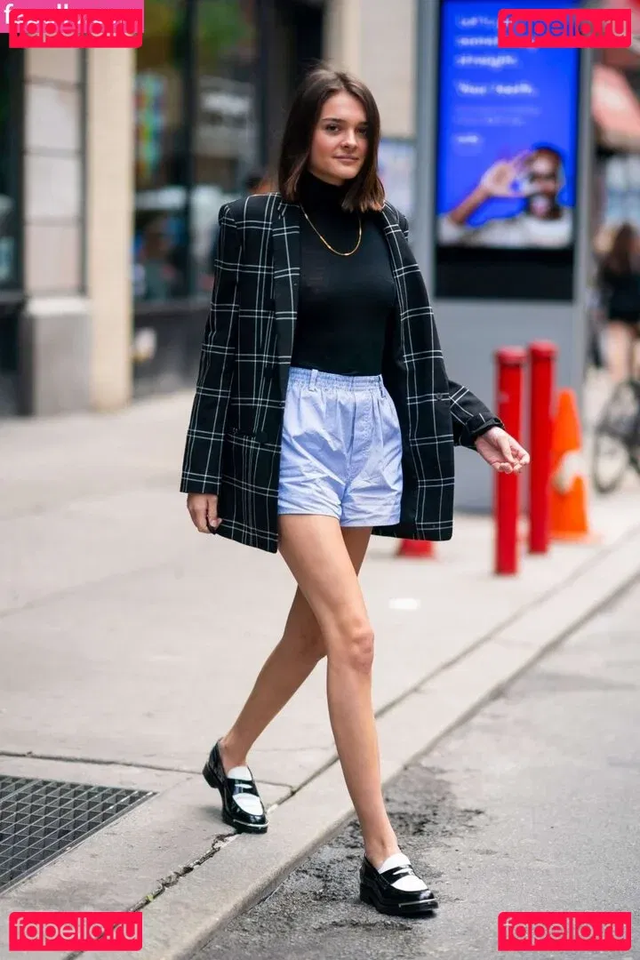 Charlotte Lawrence Onlyfans Photo Gallery 