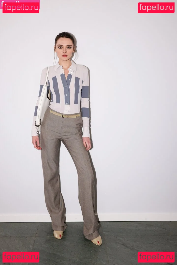 Charlotte Lawrence Onlyfans Photo Gallery 