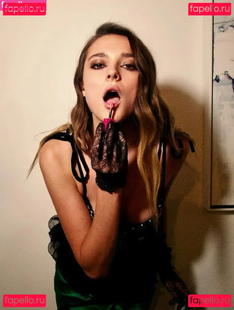 Charlotte Lawrence Onlyfans Photo Gallery 