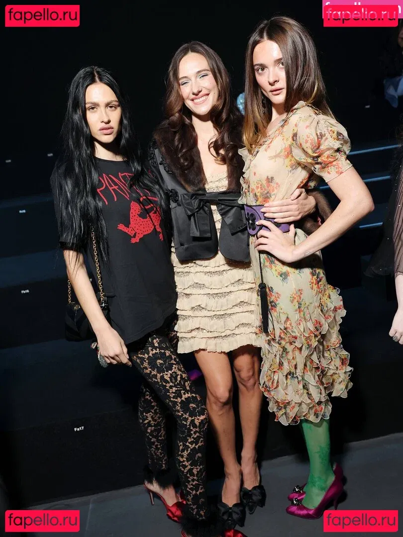 Charlotte Lawrence Onlyfans Photo Gallery 