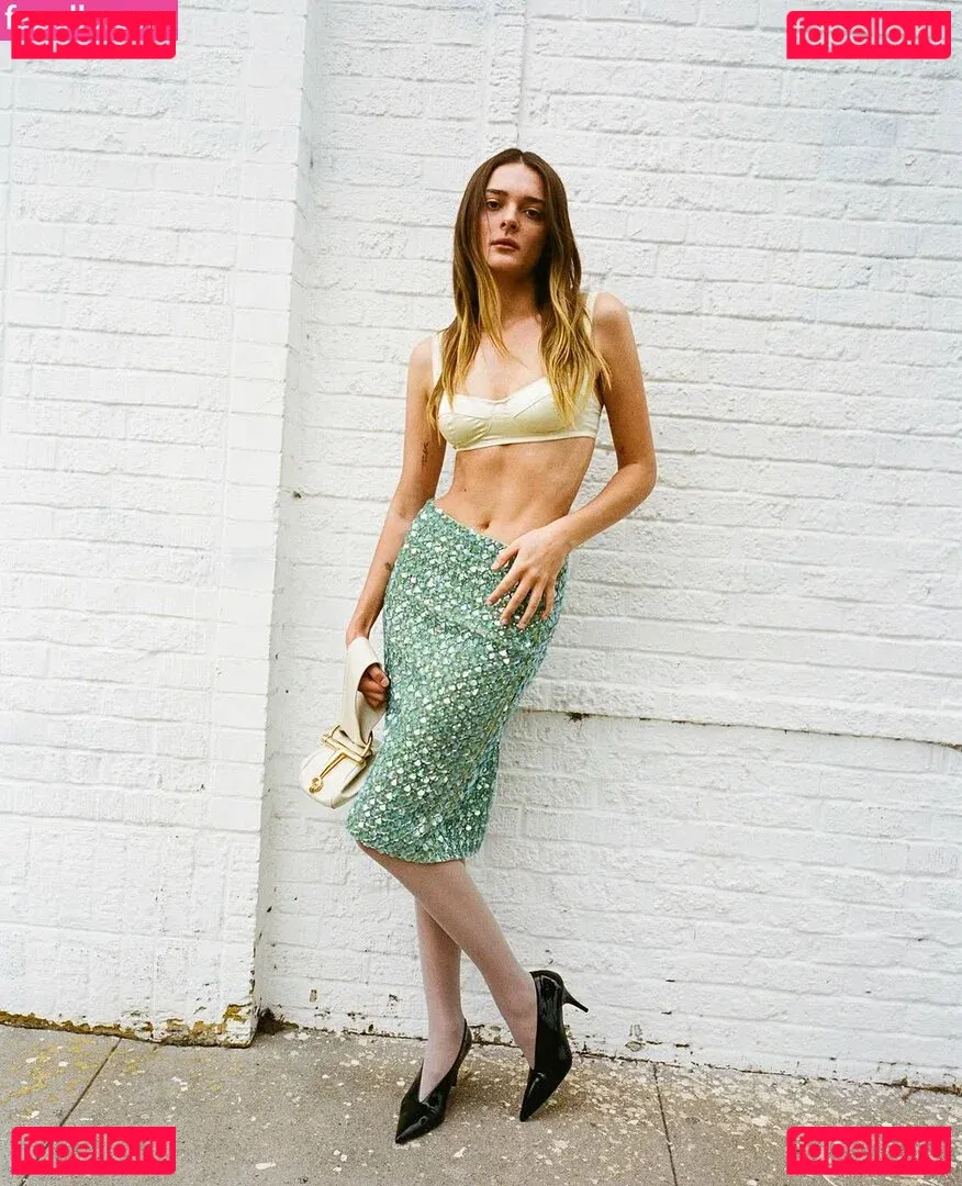 Charlotte Lawrence Onlyfans Photo Gallery 