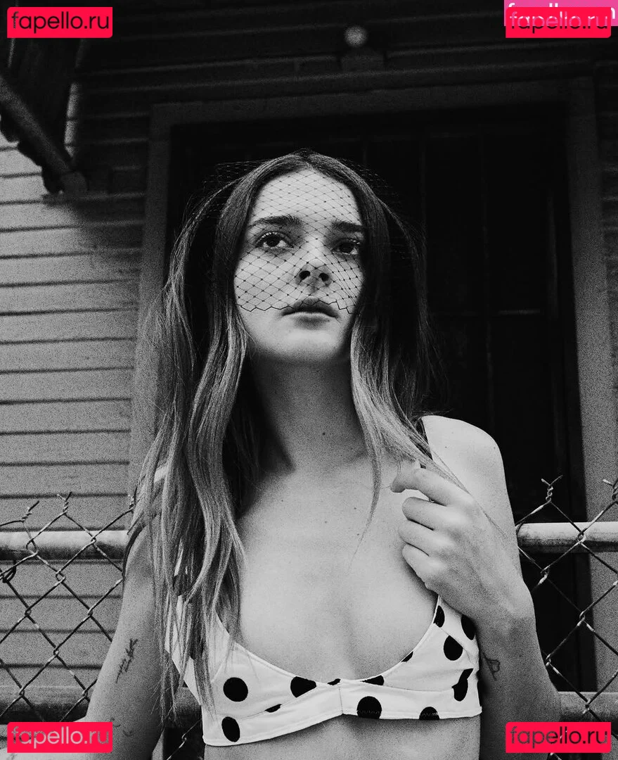 Charlotte Lawrence Onlyfans Photo Gallery 