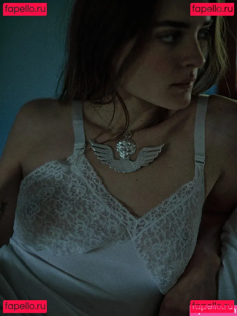 Charlotte Lawrence Onlyfans Photo Gallery 