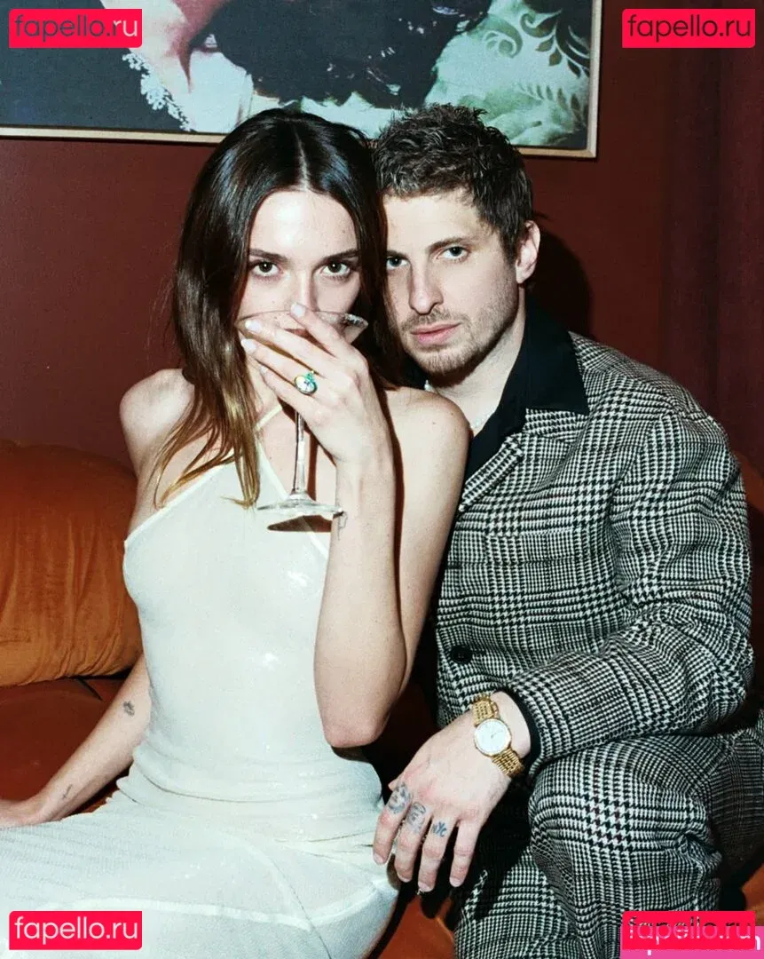 Charlotte Lawrence Onlyfans Photo Gallery 