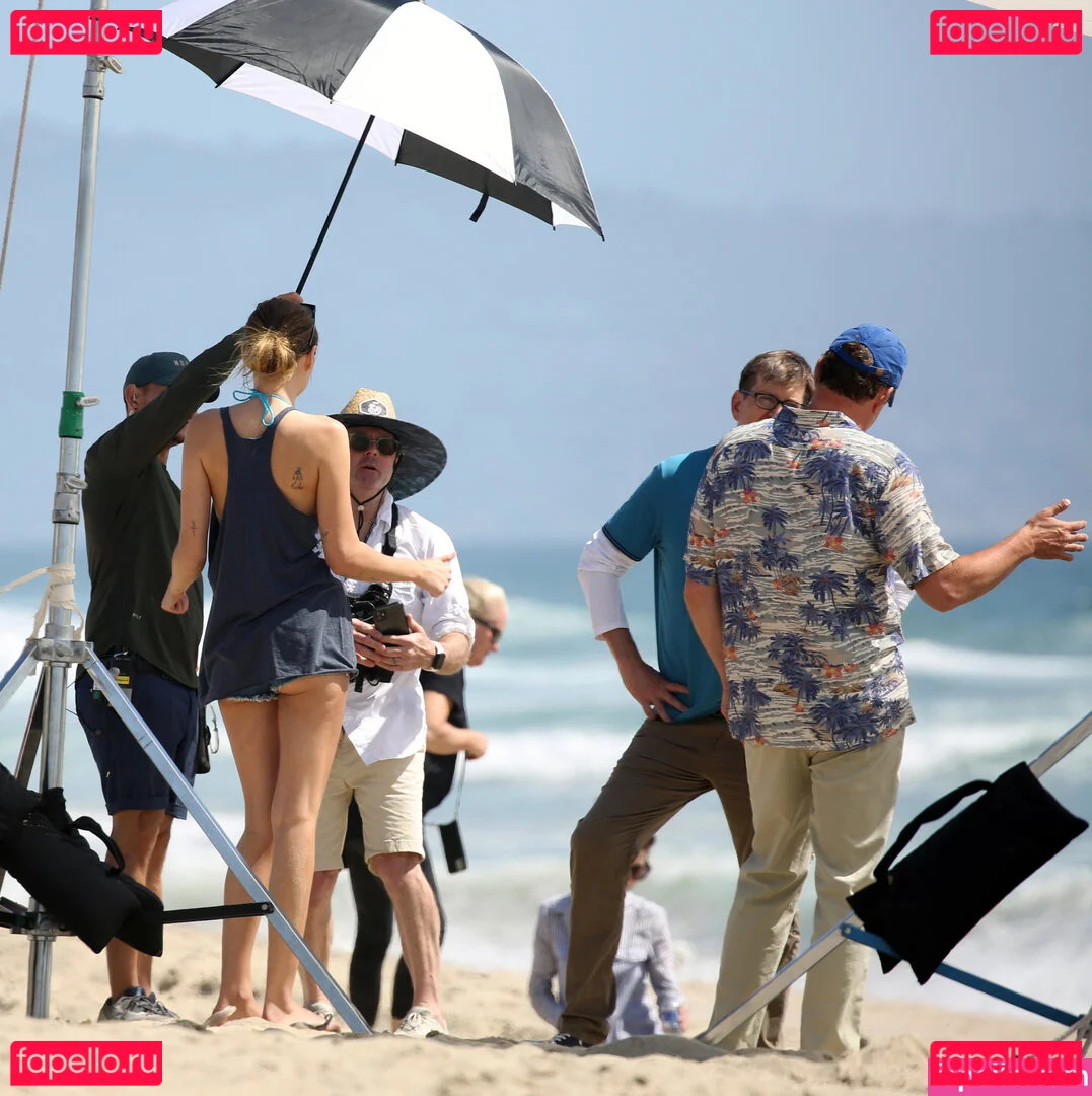 Charlotte Lawrence Onlyfans Photo Gallery 