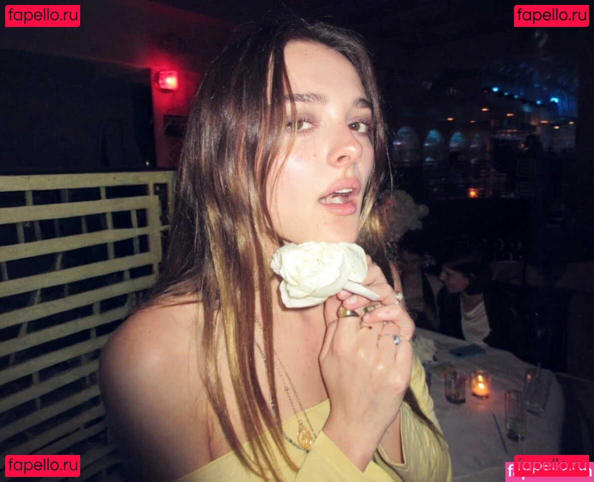 Charlotte Lawrence Onlyfans Photo Gallery 