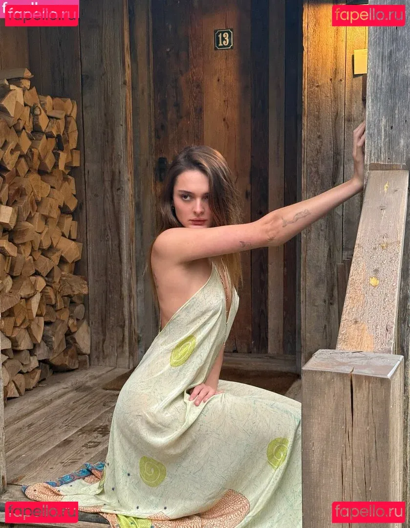 Charlotte Lawrence Onlyfans Photo Gallery 