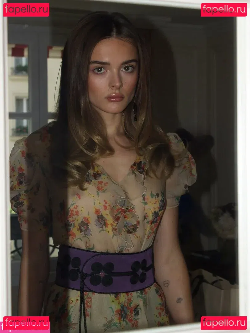 Charlotte Lawrence Onlyfans Photo Gallery 