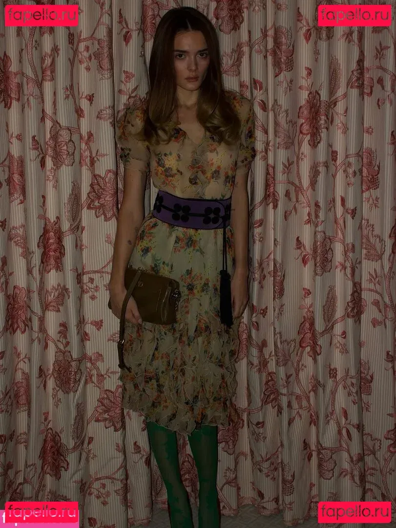 Charlotte Lawrence Onlyfans Photo Gallery 