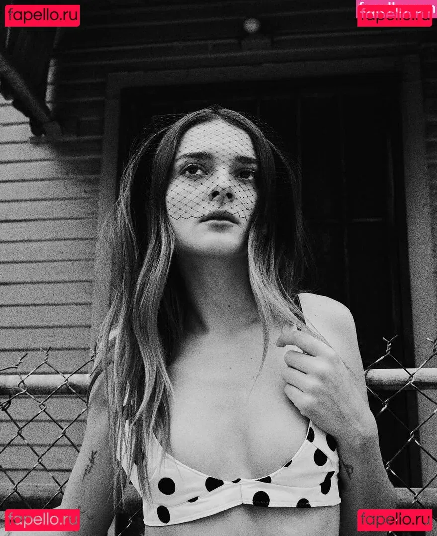 Charlotte Lawrence Onlyfans Photo Gallery 