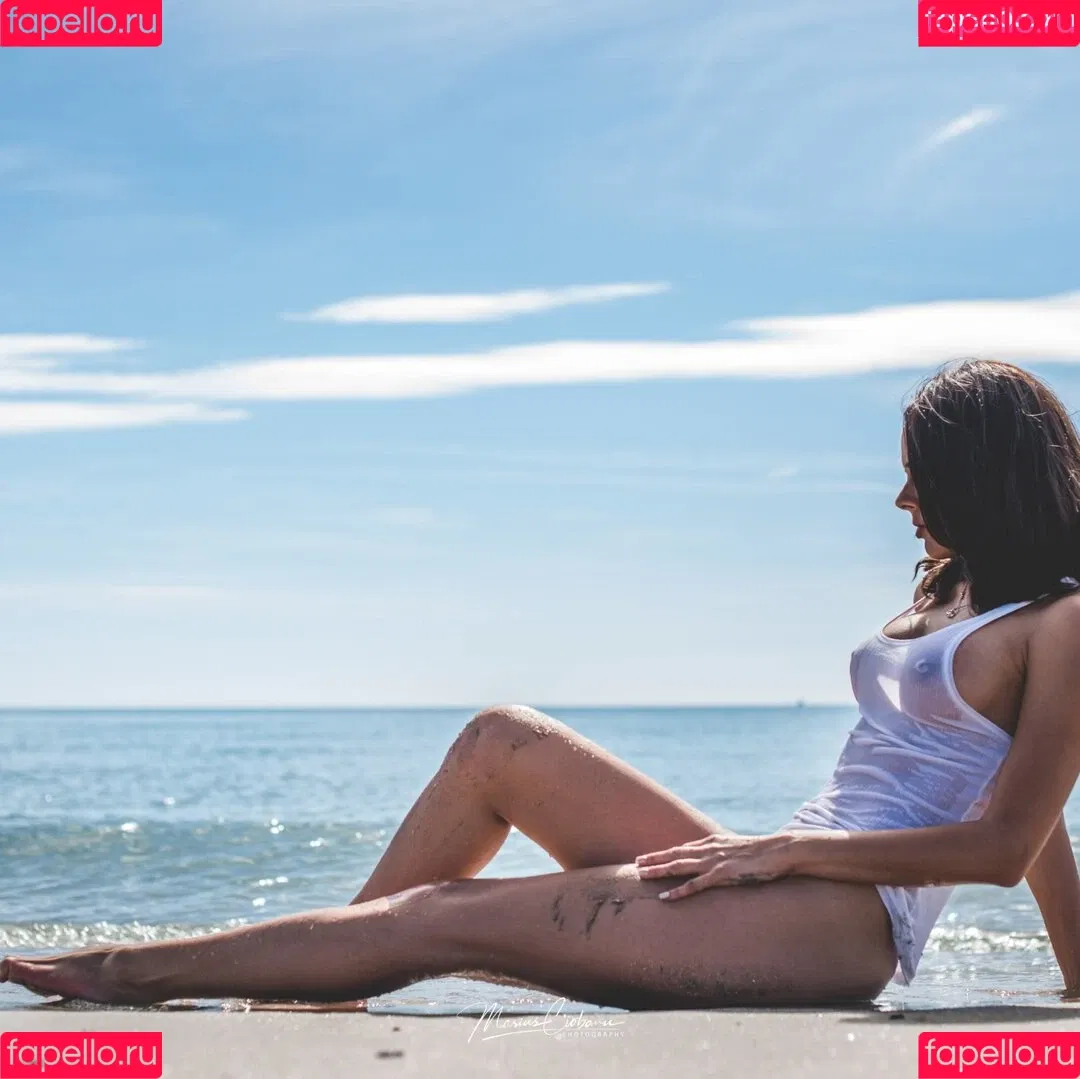 Emilie Bellule Onlyfans Photo Gallery 