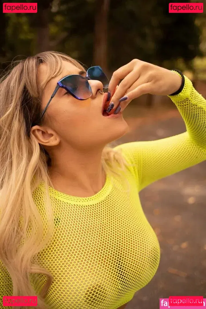 Rafaela & Larissa Sumpani Onlyfans Photo Gallery 