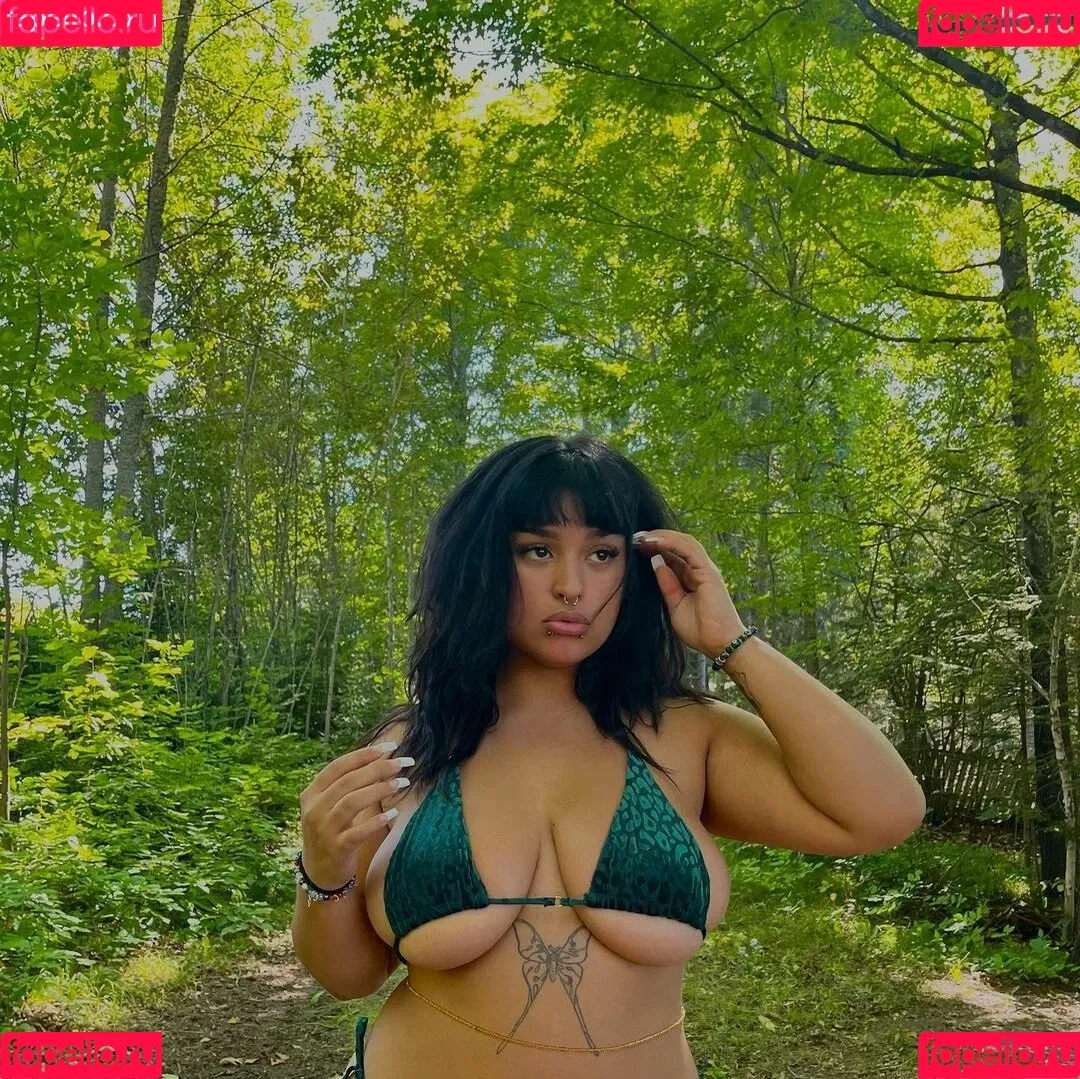 strawbewyswing Onlyfans Photo Gallery 