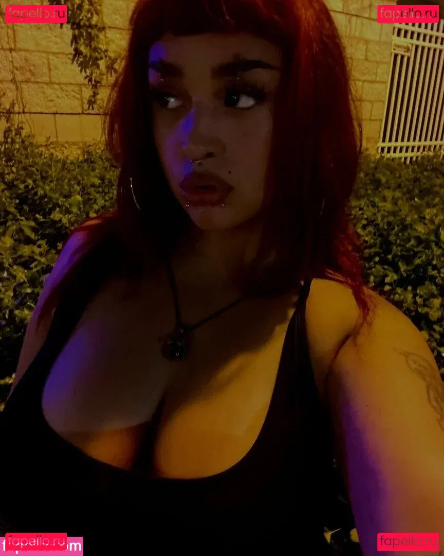 strawbewyswing Onlyfans Photo Gallery 