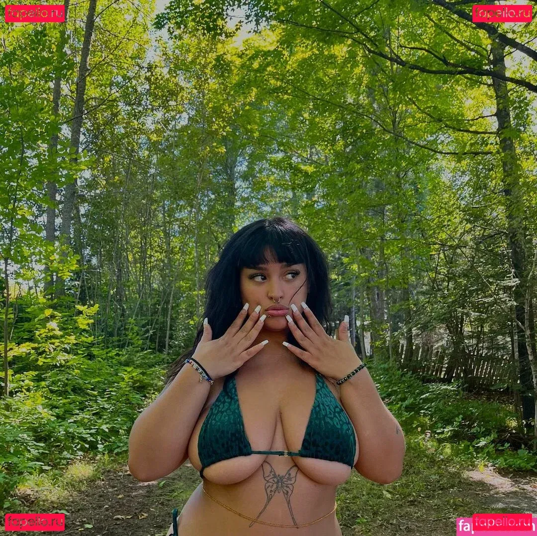 strawbewyswing Onlyfans Photo Gallery 