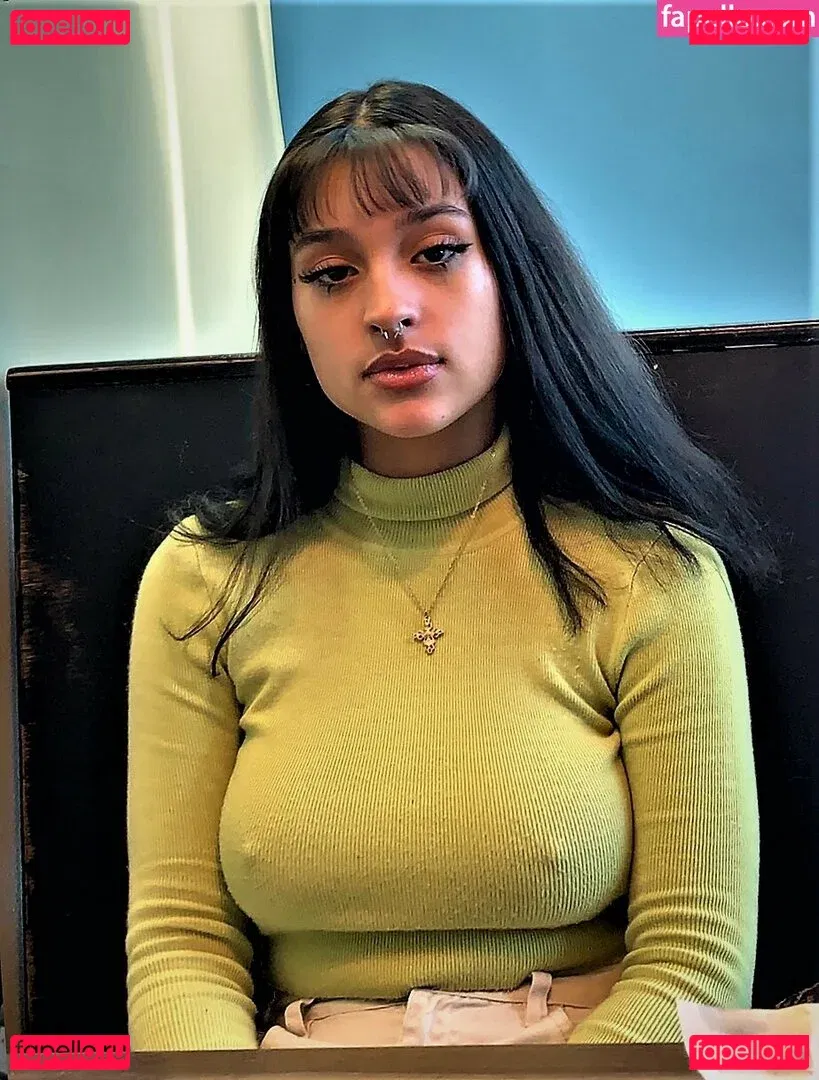 strawbewyswing Onlyfans Photo Gallery 